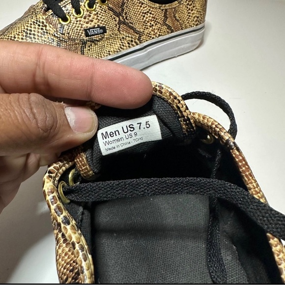 Vans Off the Wall Authentic Snakeskin Print Skate Shoes Women Size 9 (206 Box 24 - Picture 9 of 9